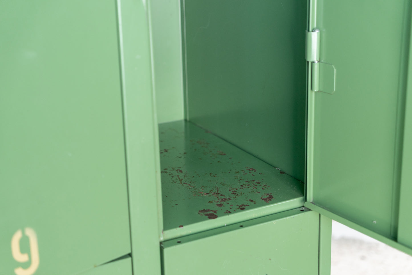 Industrial Spint Schrank grün Kleiderschrank Kommode Metall Bundeswehr