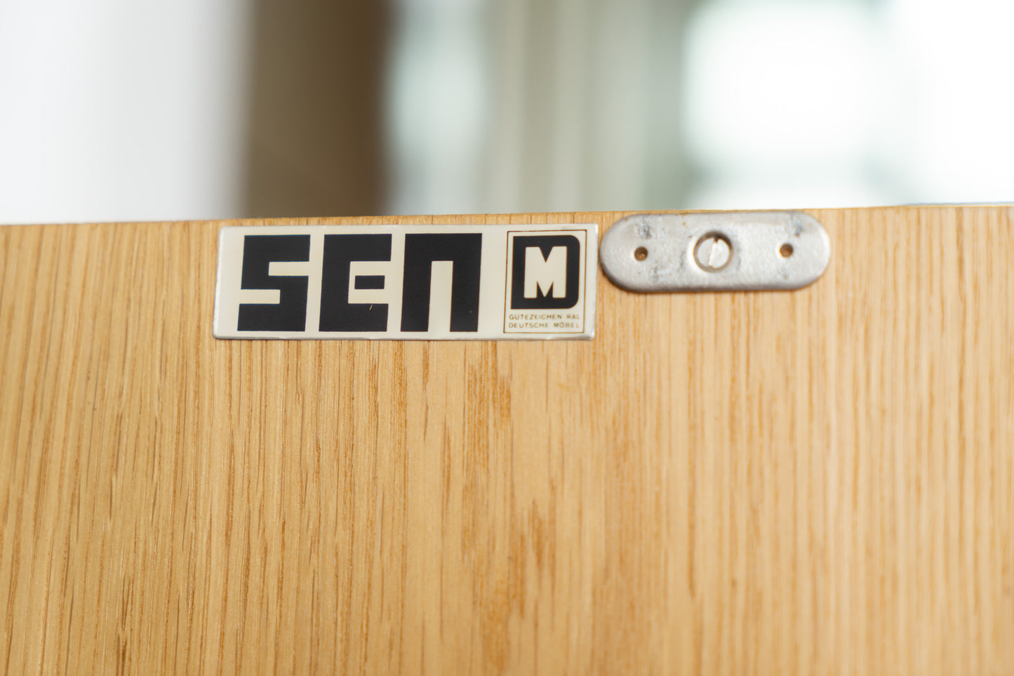 SEN Nuss Schrank