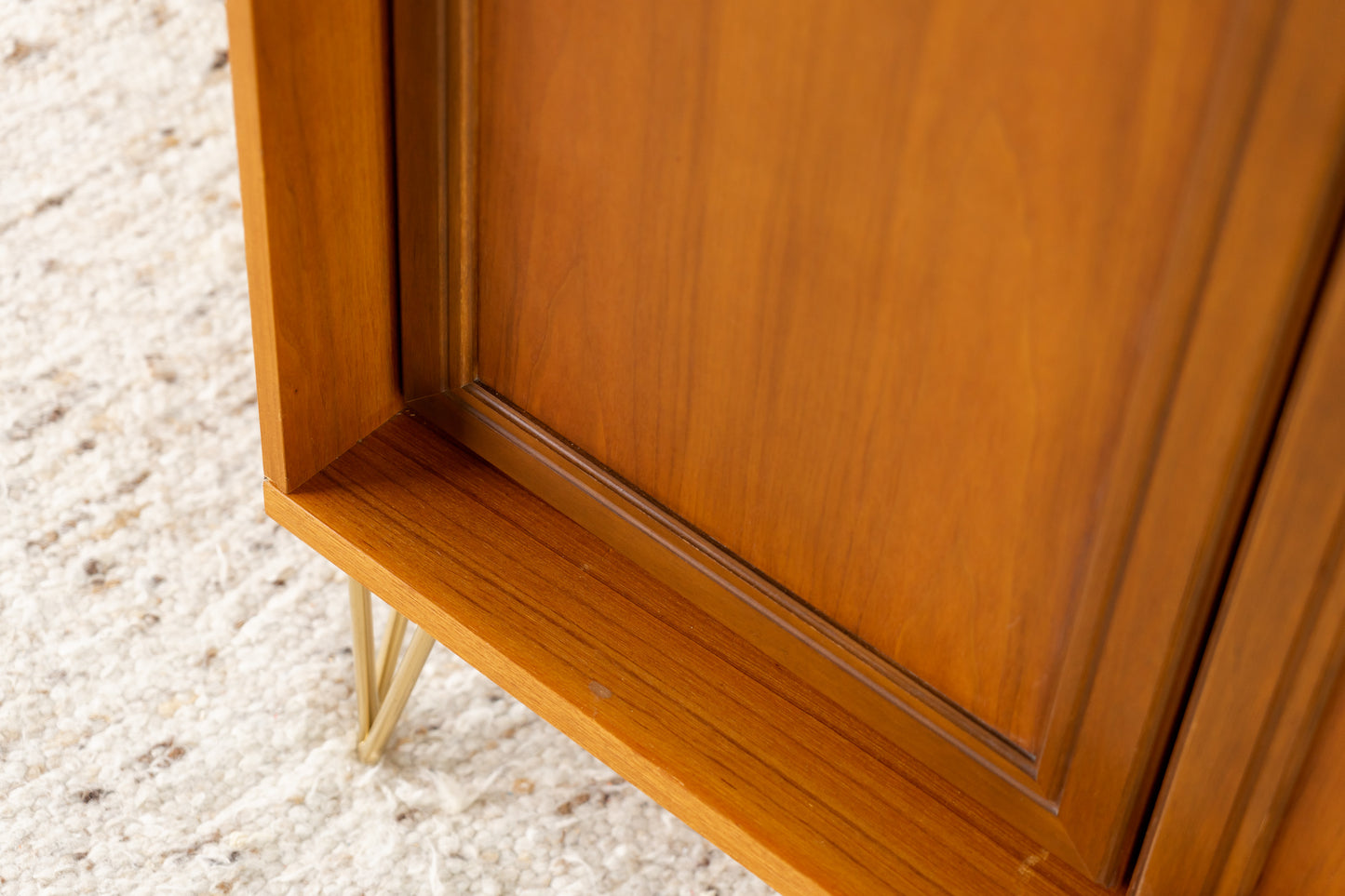SEN Nuss Schrank