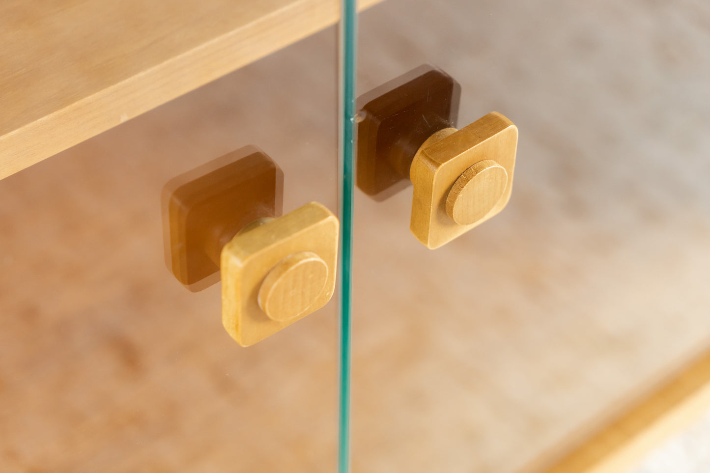 Vitrine / Kommode