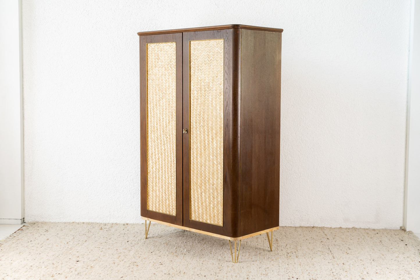 Kleiderschrank