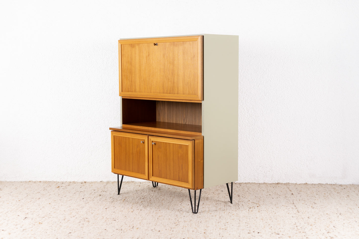 Sekretär / Minibar / Kommode