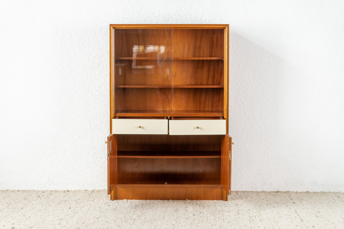 Schrank/Vitrine
