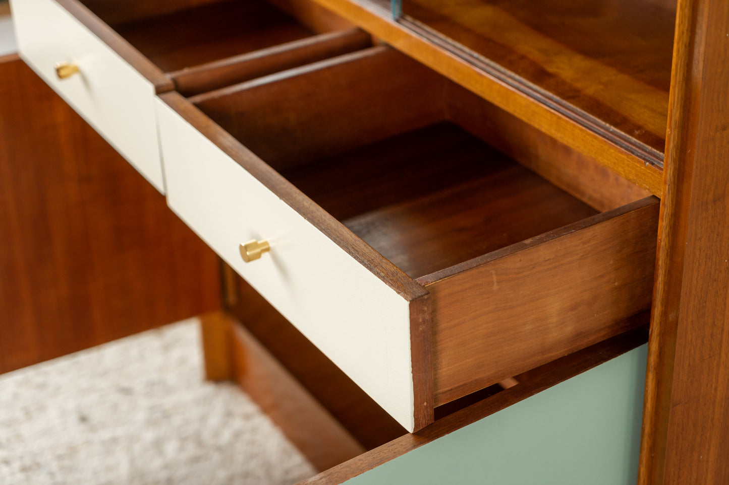 Schrank/Vitrine