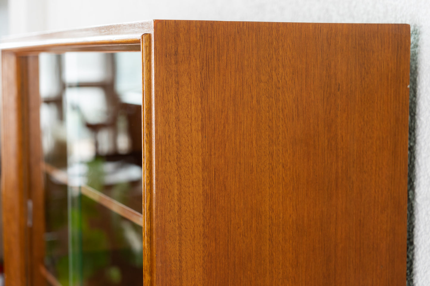 Schrank/Vitrine