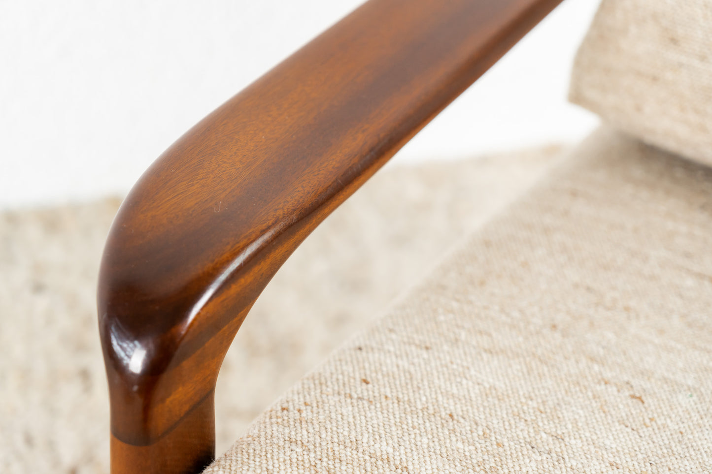 Sessel / Sessel mit Hocker