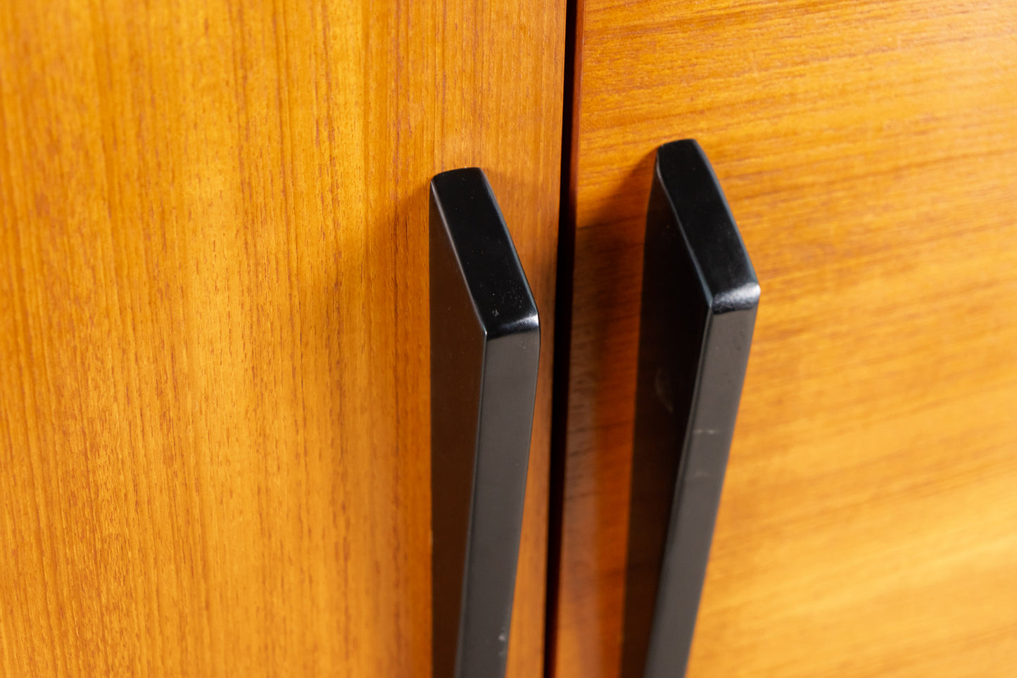 Kleiderschrank Teak Musterring