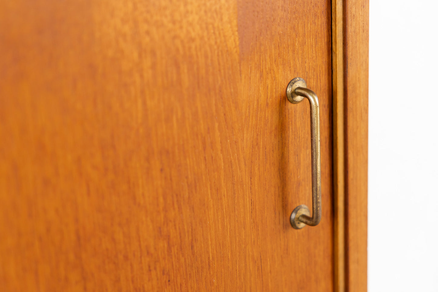 Hilker Omnia Teak String Regal