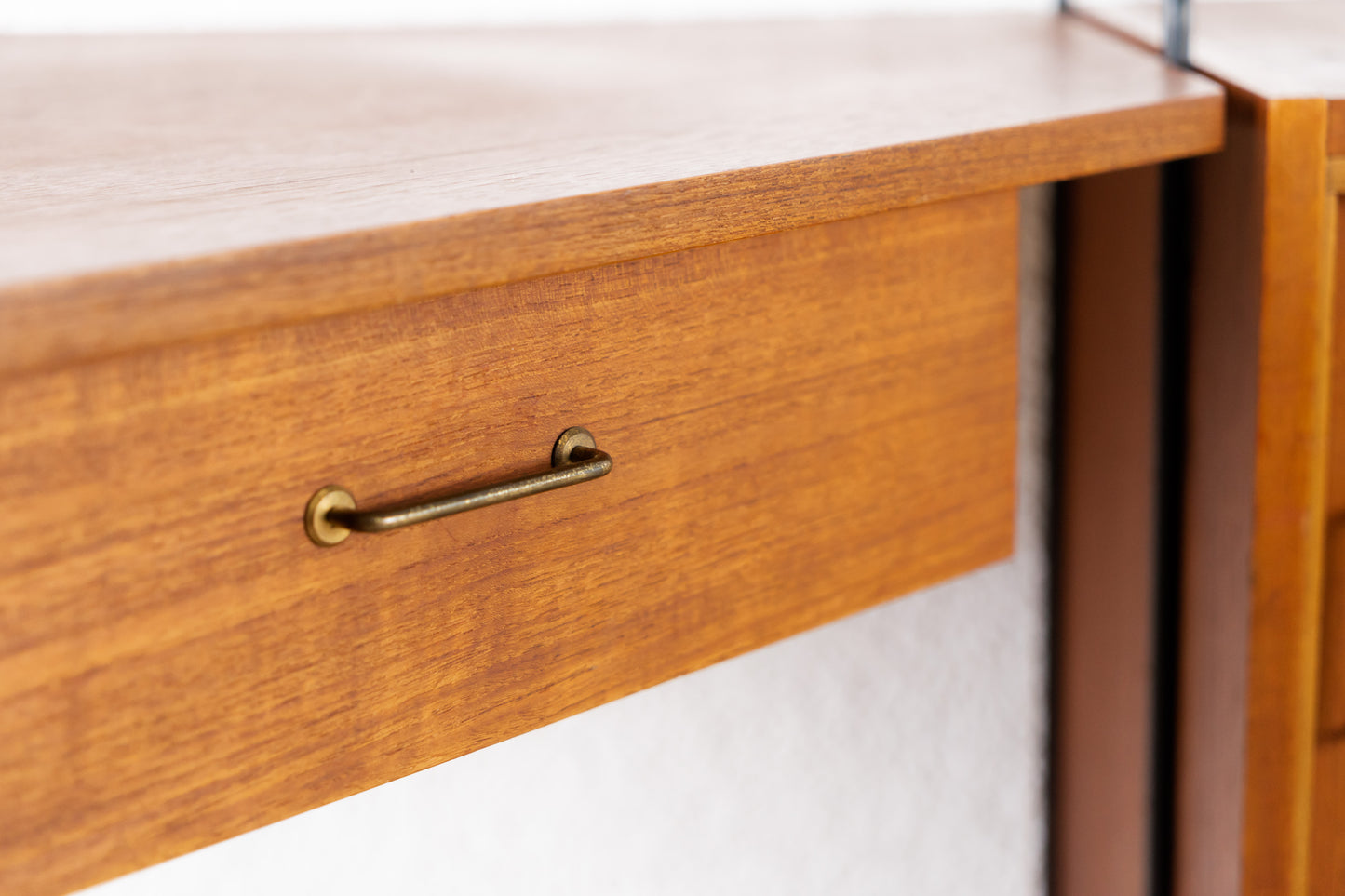 Hilker Omnia Teak String Regal