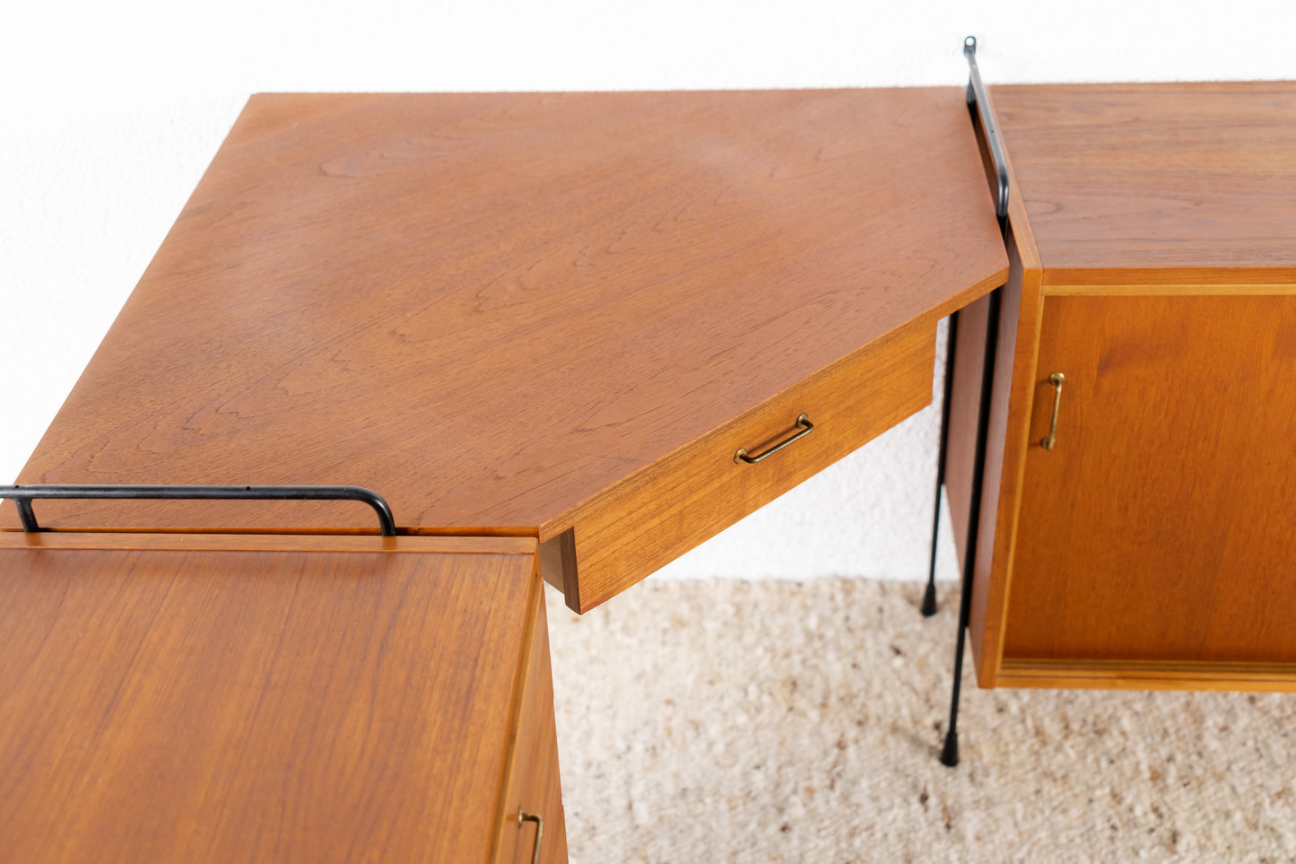 Hilker Omnia Teak String Regal