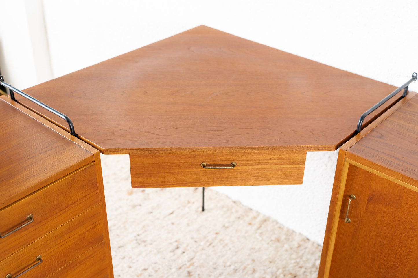 Hilker Omnia Teak String Regal