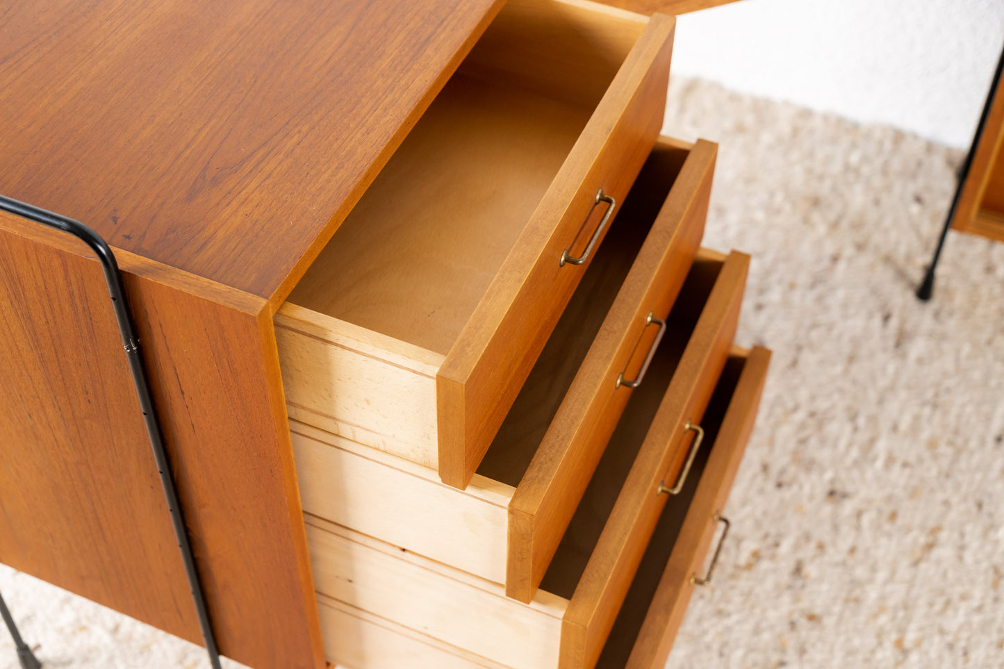 Hilker Omnia Teak String Regal