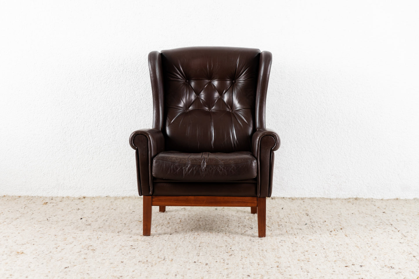 Sessel mit Hocker