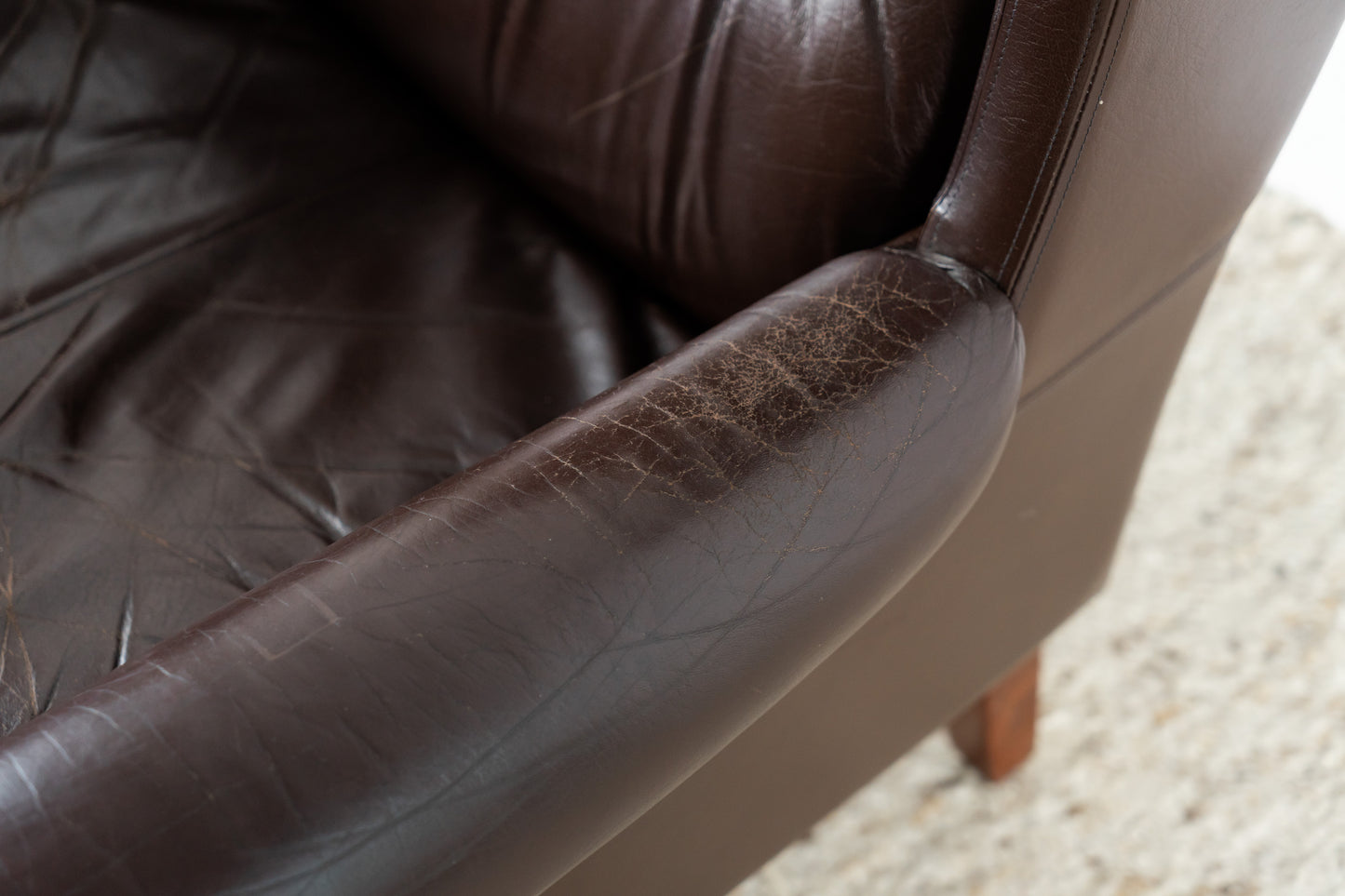Sessel mit Hocker