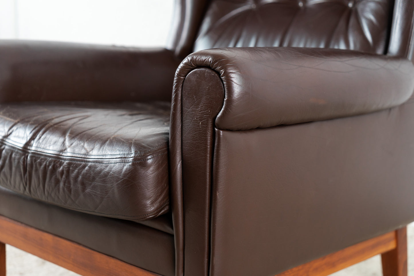 Sessel mit Hocker