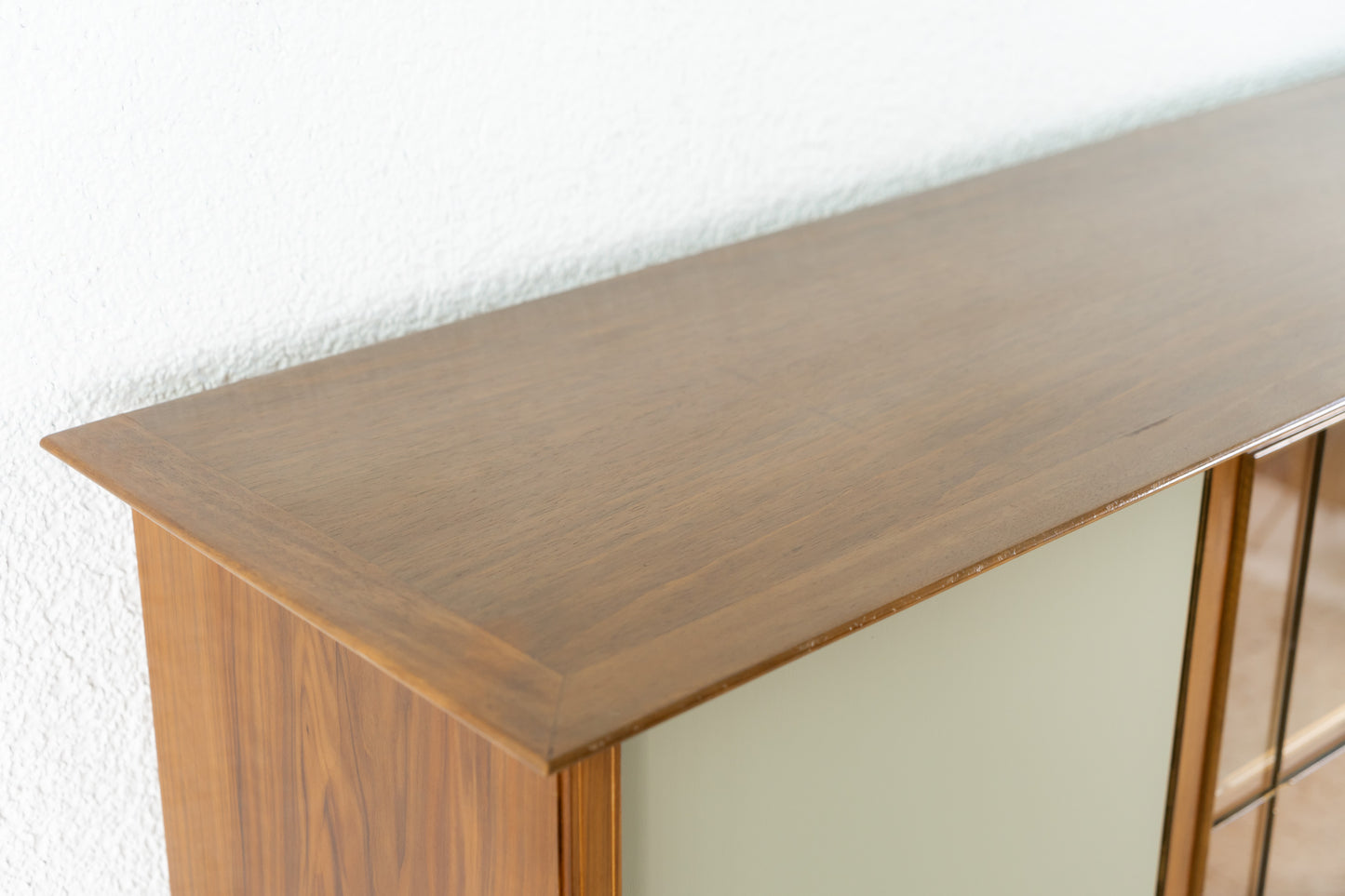Mid Century Vitrine Highboard Sideboard Nuss Holz