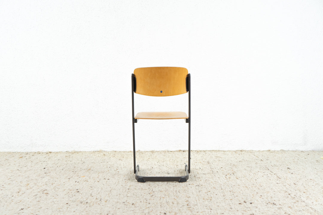 1 von 8 Industrial Stapelstuhl Schulstuhl Vintage Esstisch Küche