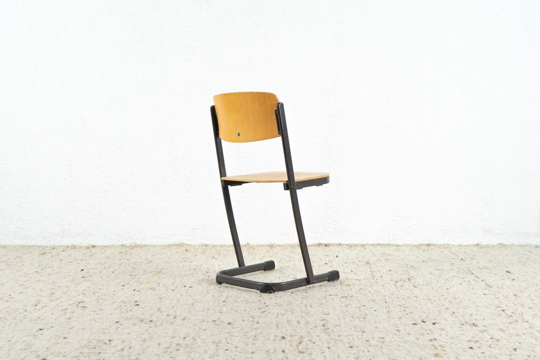 1 von 8 Industrial Stapelstuhl Schulstuhl Vintage Esstisch Küche