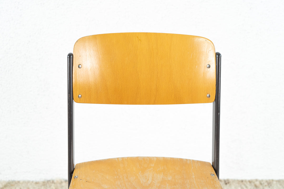 1 von 8 Industrial Stapelstuhl Schulstuhl Vintage Esstisch Küche