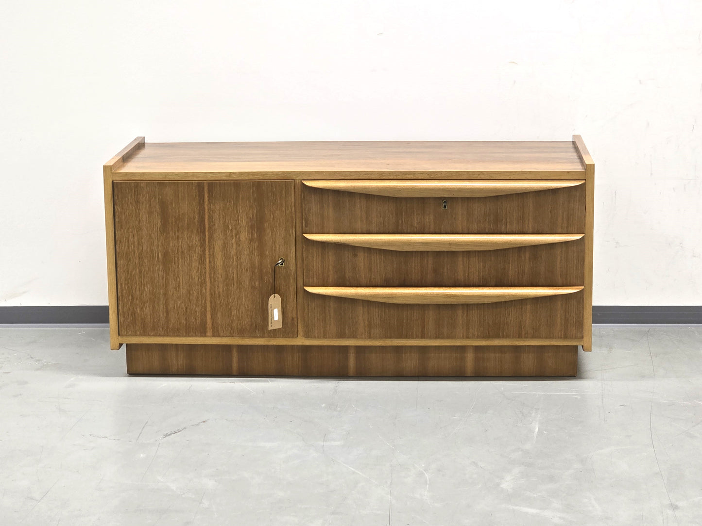 VINTAGE SIDEBOARD nuss holz kommode lowboard tv hifi mid century 60s 1960er