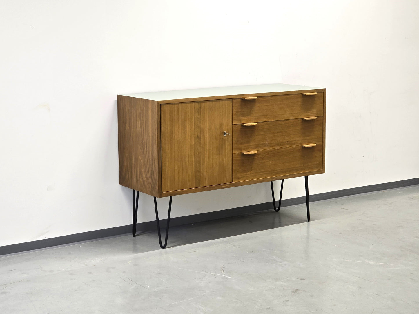 VINTAGE SIDEBOARD nuss holz kommode tv board mid century 1960er retro
