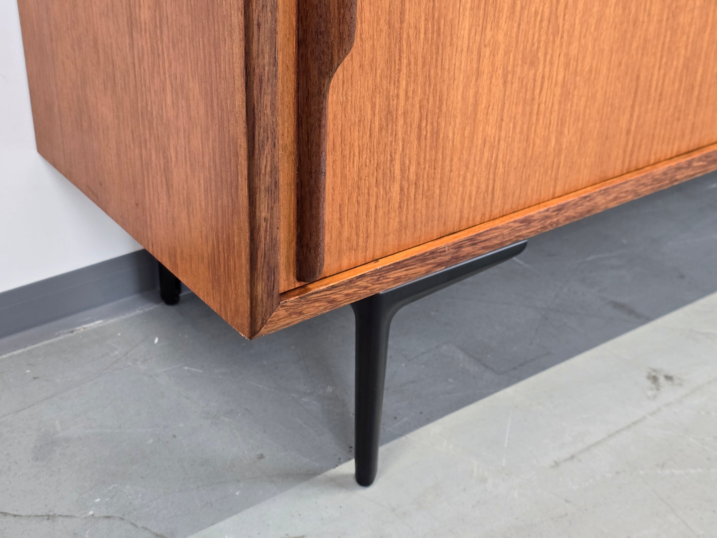 MID CENTURY TEAK SCHRANK vintage wohnzimmer kleider regal kommode holz vitrine
