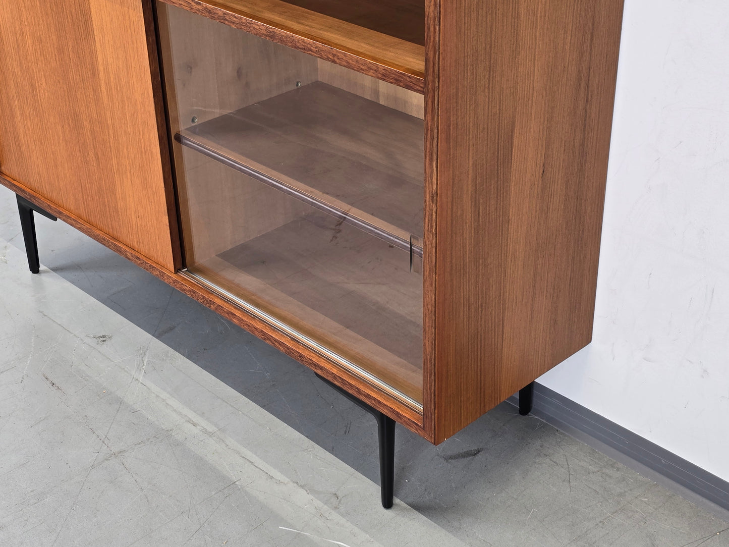 MID CENTURY TEAK SCHRANK vintage wohnzimmer kleider regal kommode holz vitrine