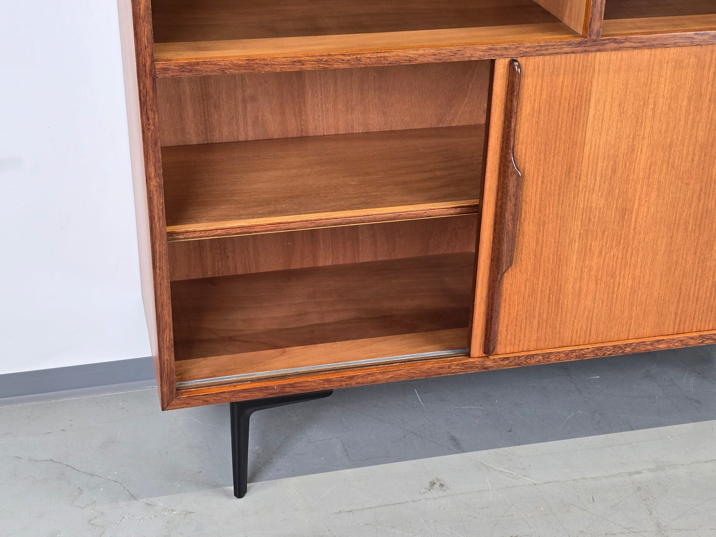 MID CENTURY TEAK SCHRANK vintage wohnzimmer kleider regal kommode holz vitrine