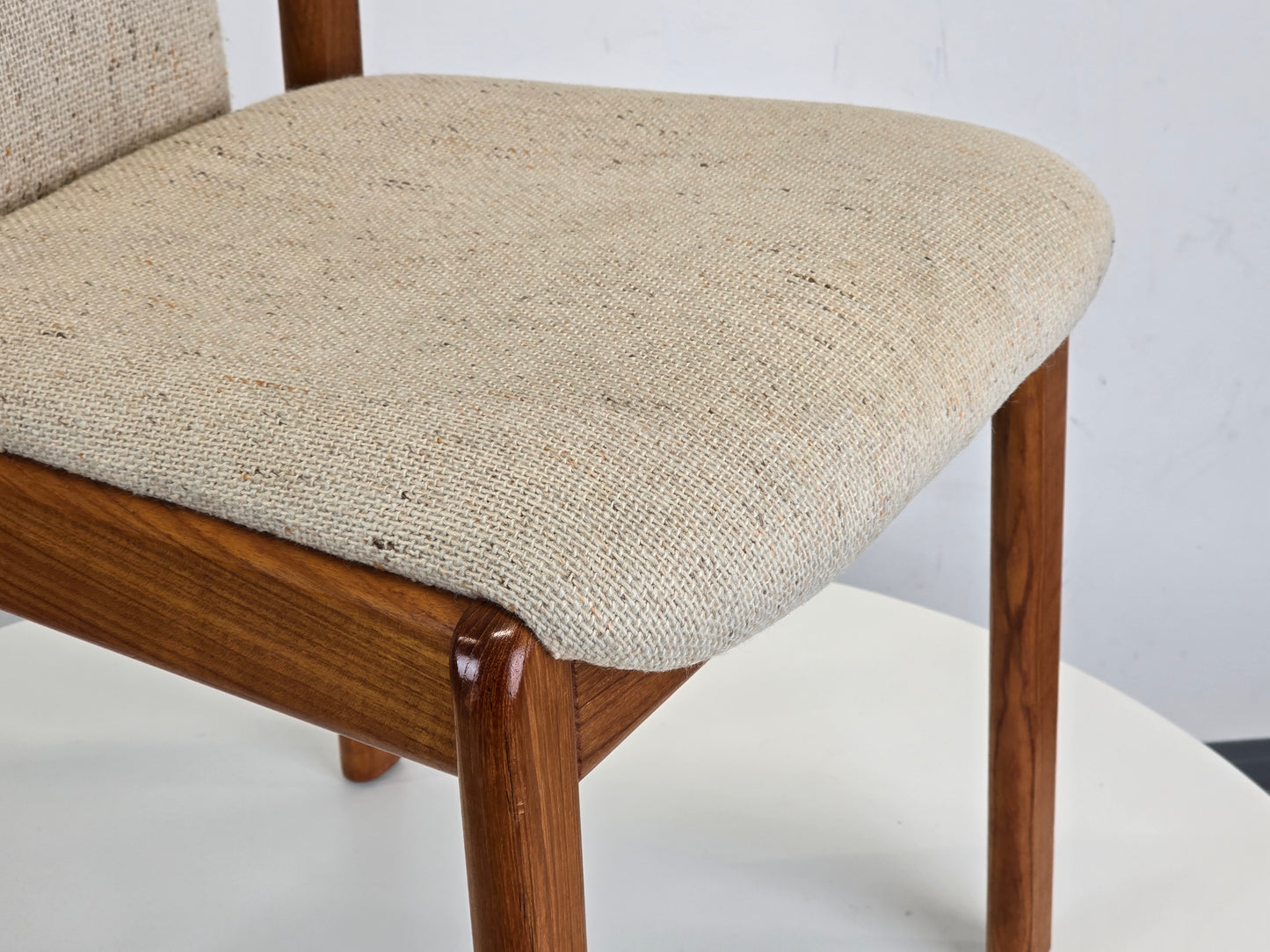 1von4 DYRLUND STUHL esszimmer esstisch küche holz teak dänemark vintage beige wolle