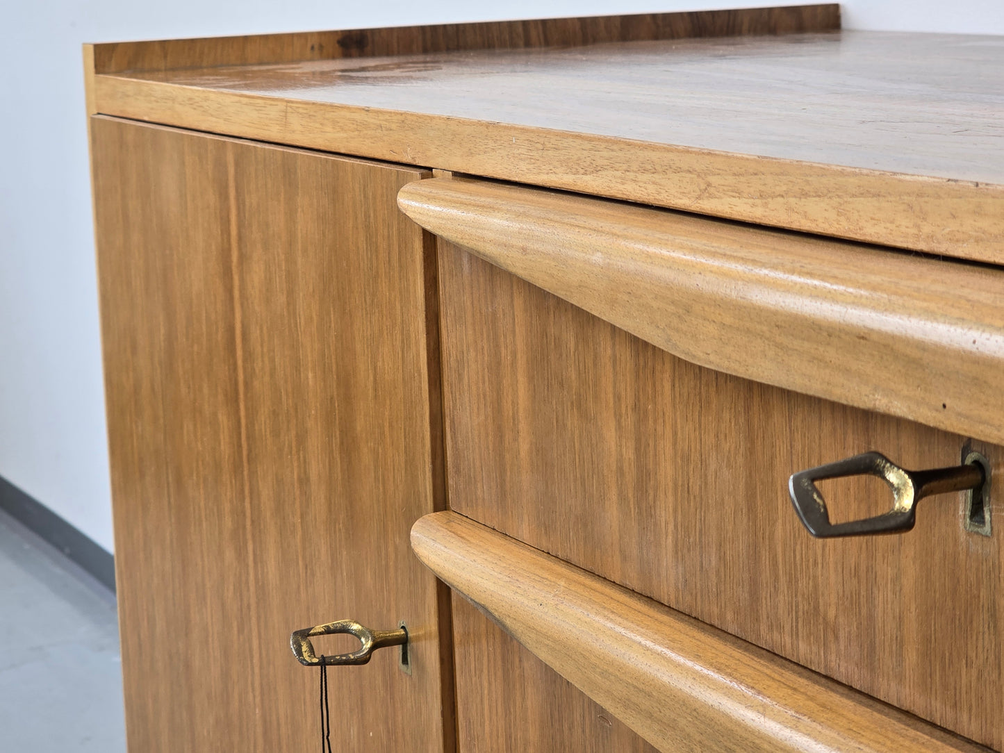 MID CENTURY SIDEBOARD holz nussbaum kommode tv lowboard vinage schubladen