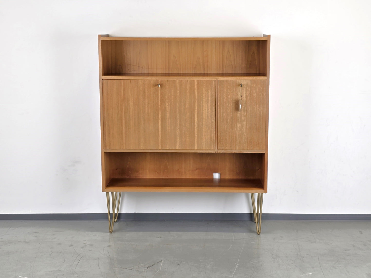 MID CENTURY KOMMODE minibar bar schrank holz nussbaum vintage 60s 1960er