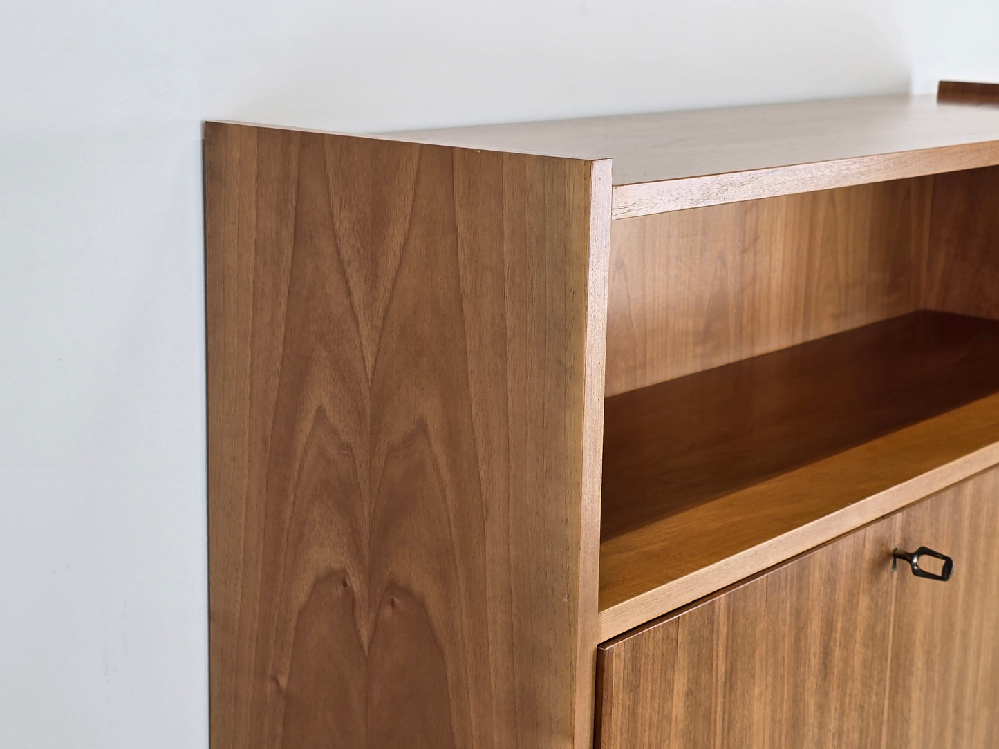 MID CENTURY KOMMODE minibar bar schrank holz nussbaum vintage 60s 1960er