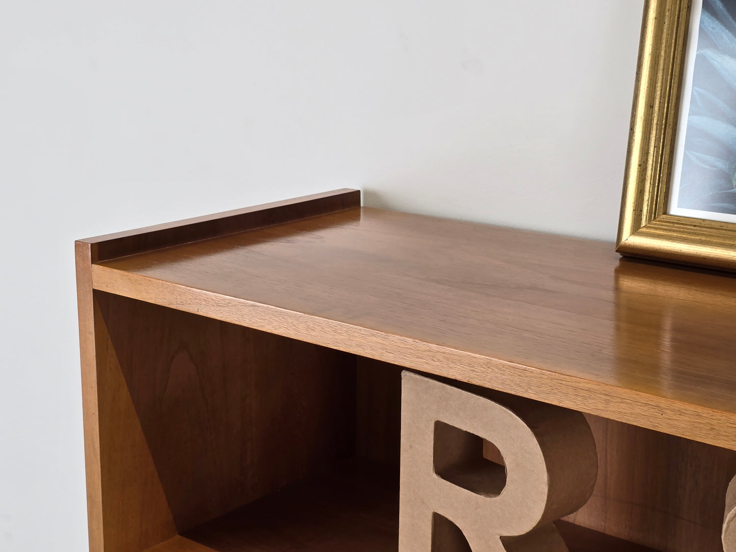 MID CENTURY KOMMODE minibar bar schrank holz nussbaum vintage 60s 1960er