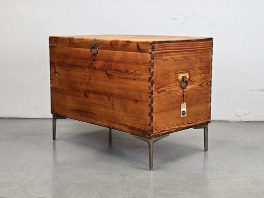 ANTIK TRUHE kiste holz kommode vintage spielkiste messing gold aufbewahrung