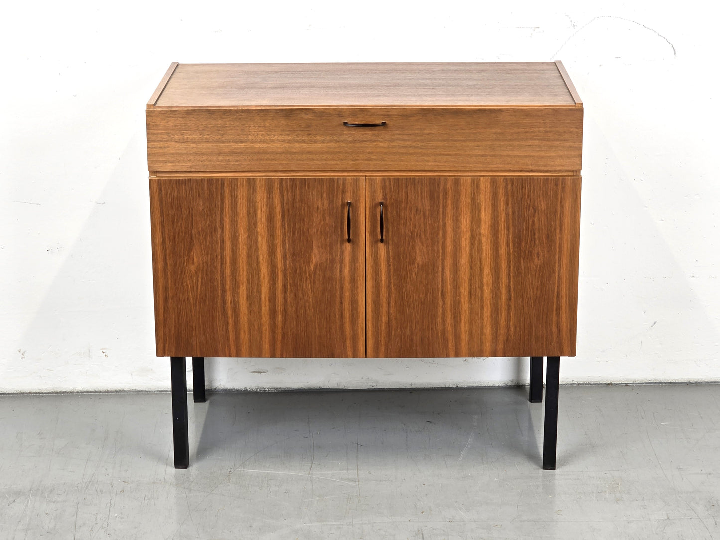 VINTAGE KOMMODE schuh tv sideboard holz nussbaum ddr 1960er retro schränkchen