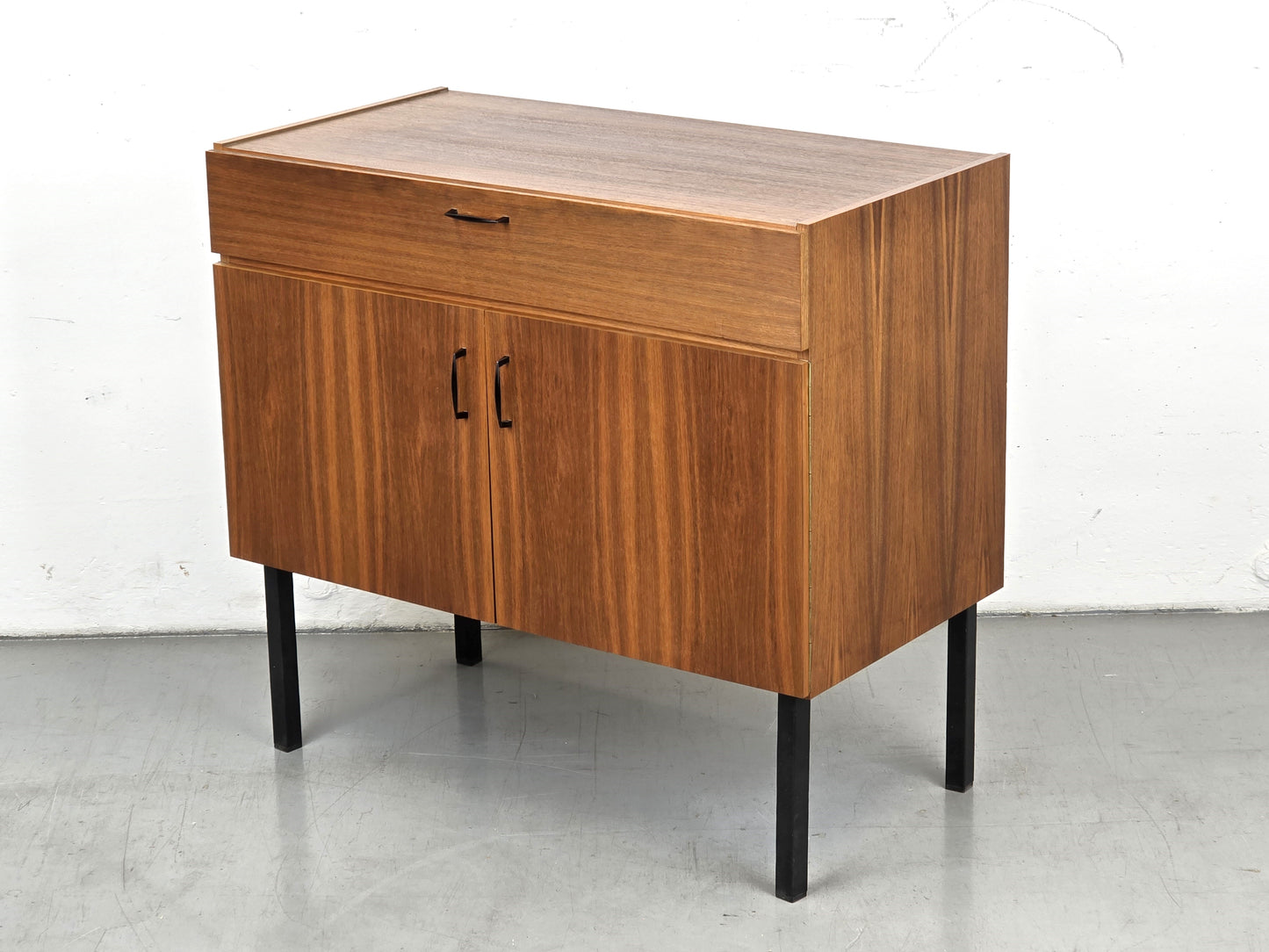 VINTAGE KOMMODE schuh tv sideboard holz nussbaum ddr 1960er retro schränkchen