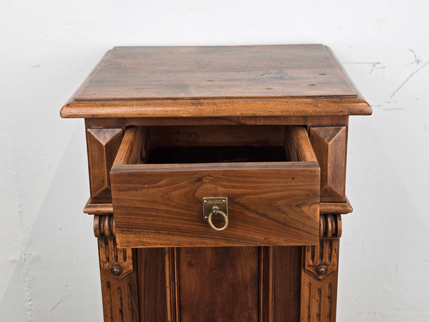 ANTIK NUSSBAUM ABLAGE kommode flur schränkchen telefontisch holz vintage