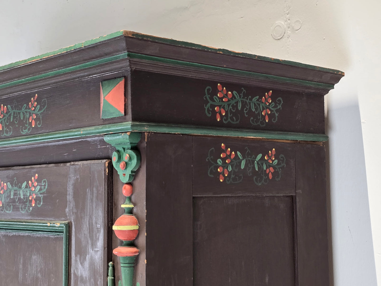 ANTIKER BAUERSCHRANK schrank vollholz kleiderschrank vintage handbemalt weichholz