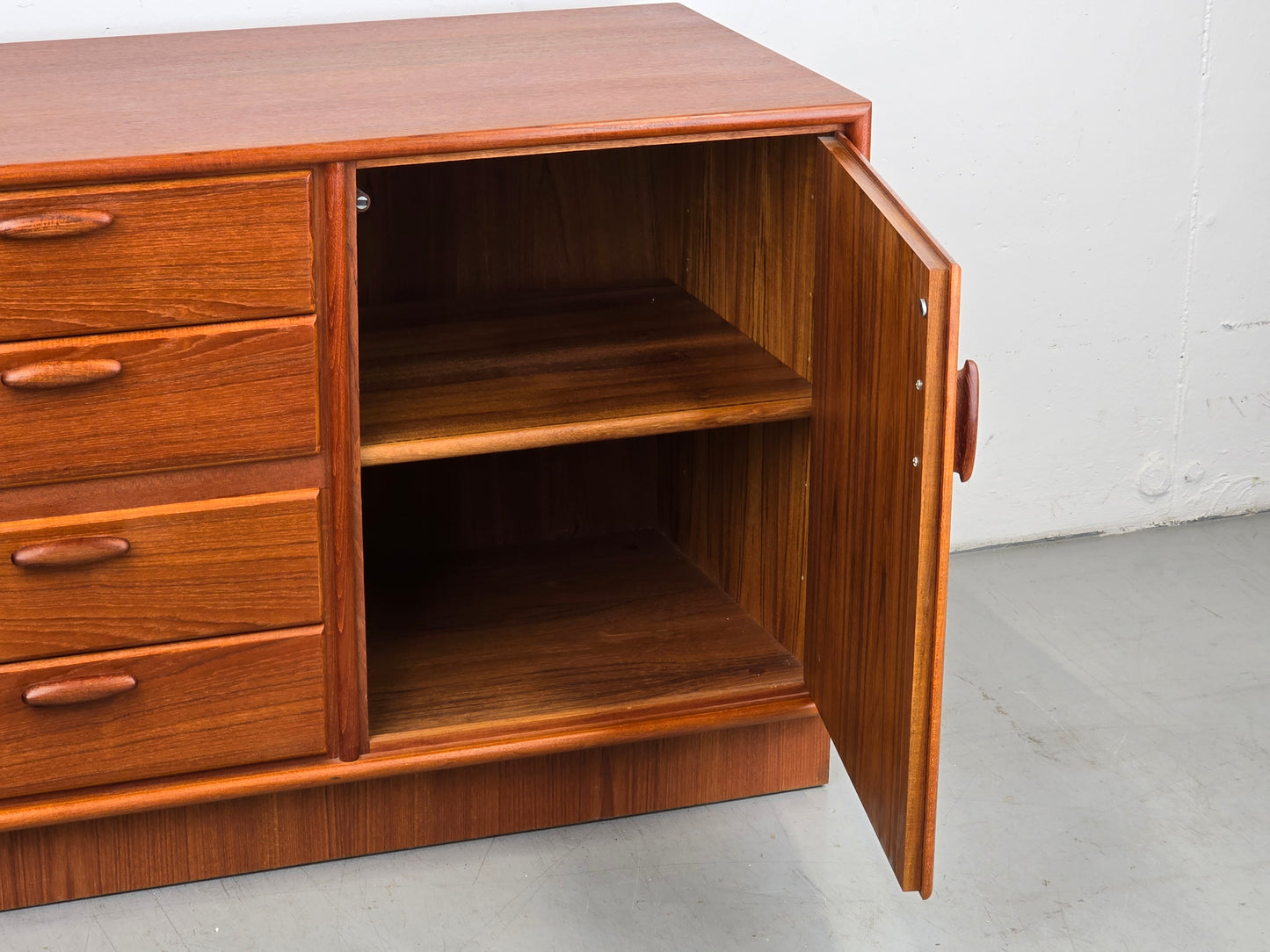 HEINRICH RIESTENPATT TEAKHOLZ SIDEBOARD kommode vintage rt tv board