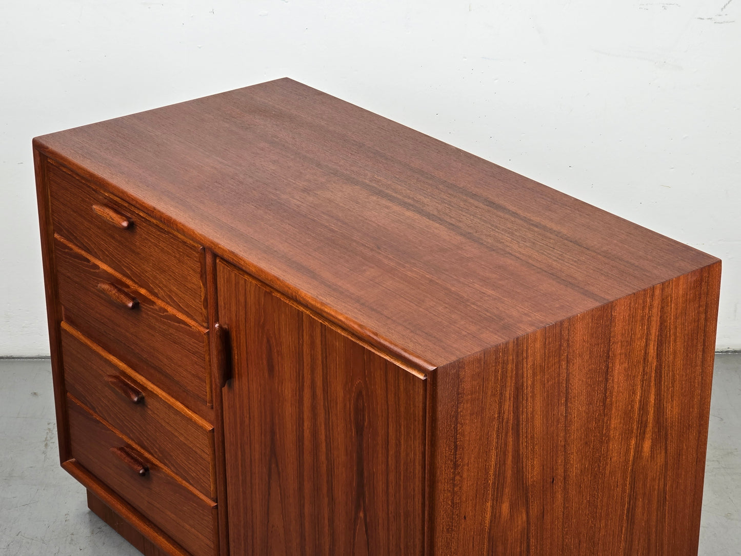 HEINRICH RIESTENPATT TEAKHOLZ SIDEBOARD kommode vintage rt tv board