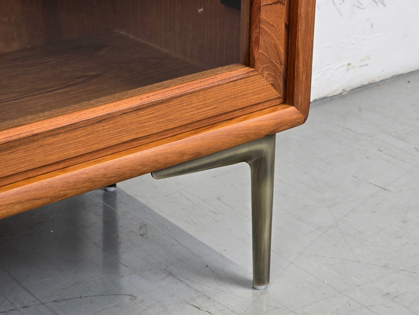 DANISH TEAK VITRINE vintage kommode mid century dänemark holz vitrinenkommode