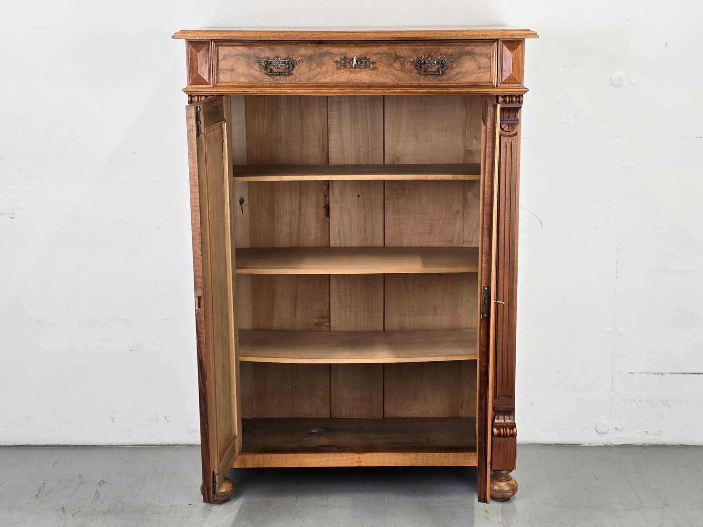 ANTIK NUSSBAUM VERTIKO holz kommode schrank vintage vollholz