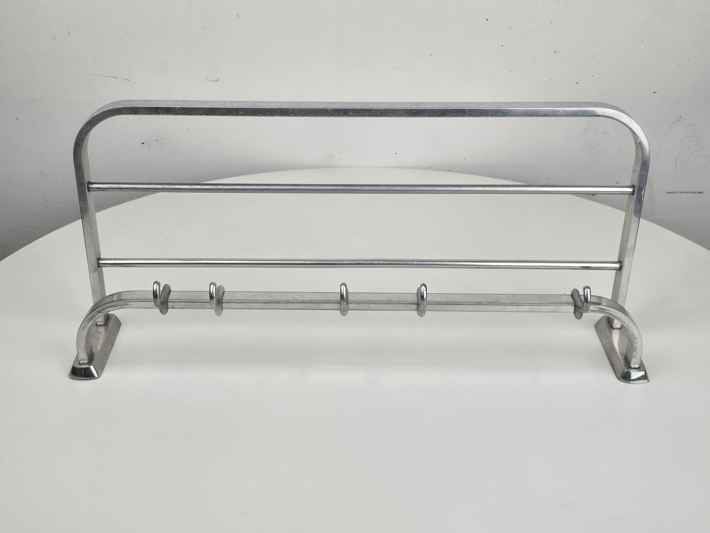 MID CENTURY GARDEROBE vintage metall alu haken hutablage wagon zug