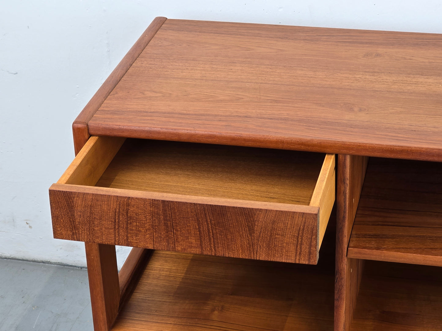 DÄNISCH TEAK TV BOARD sideboard kommode holz regal hifi plattenspieler