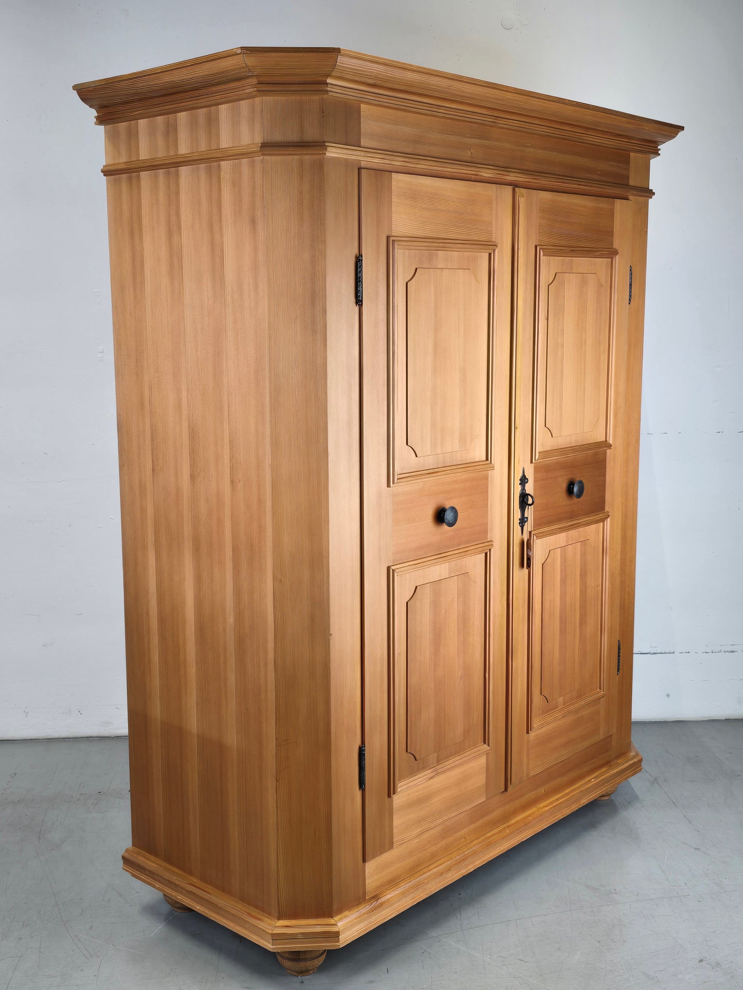 VINTAGE BAUERSCHRANK vollholz holz schrank kleiderschrank weichholz