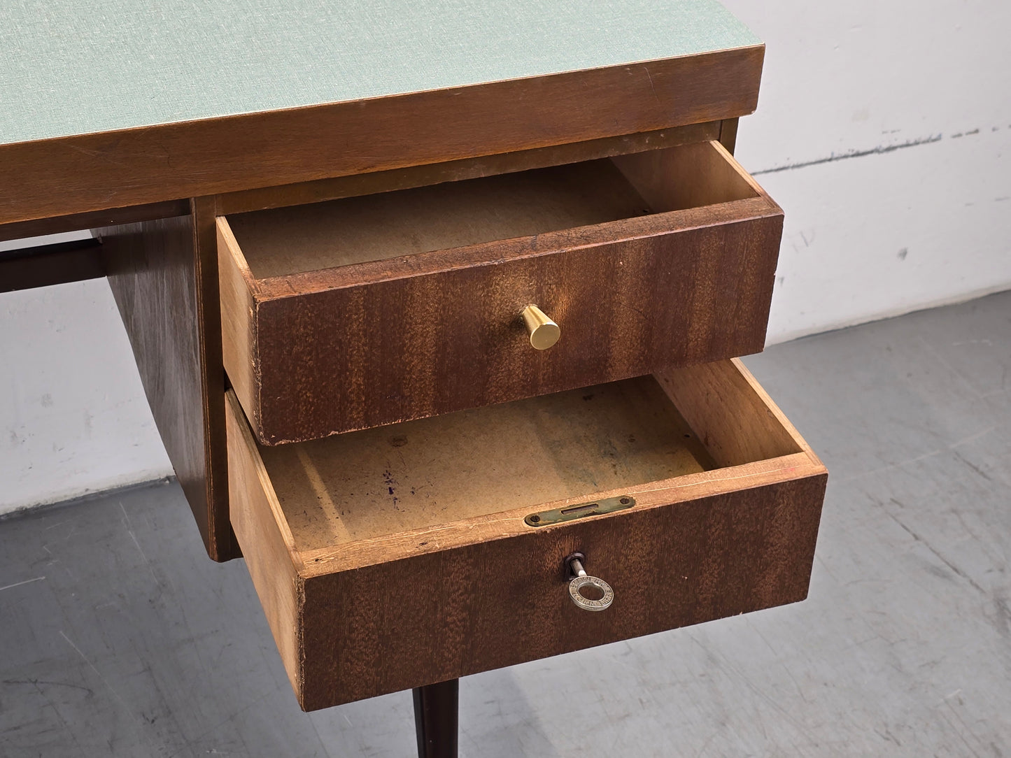 EKA WERK Schreibtisch vintage mid century 60s ddr 1960 tisch büro resopal