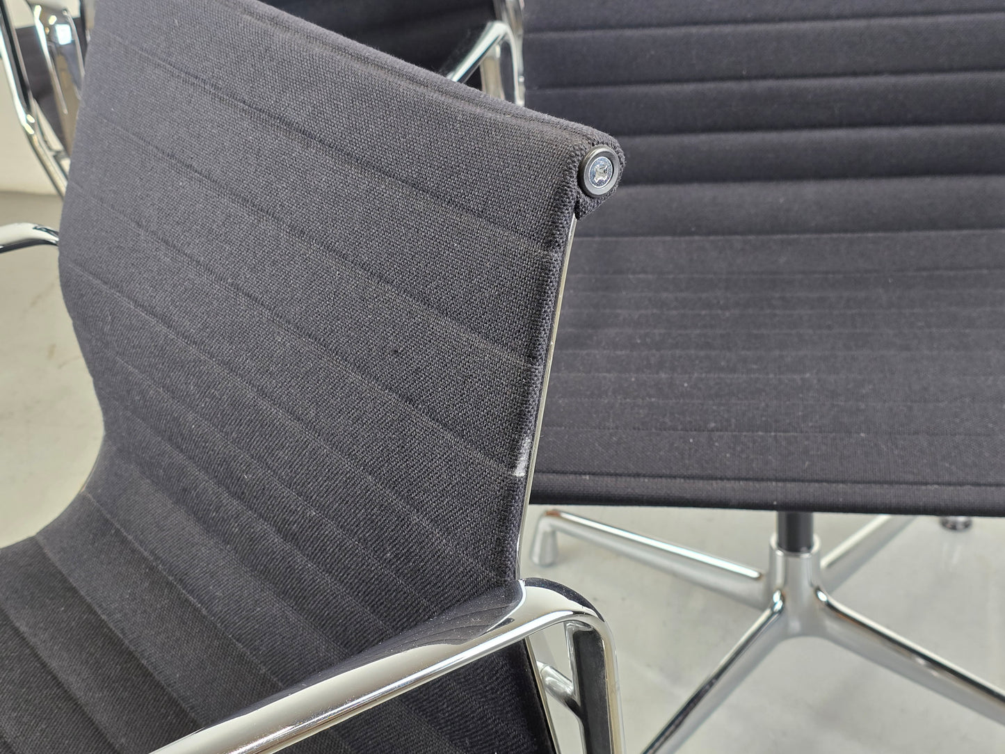 VITRA EAMES STUHL schwarz ea108 bürostuhl Alu chair sessel schwarz Besprechnungsraum Designerstuhl