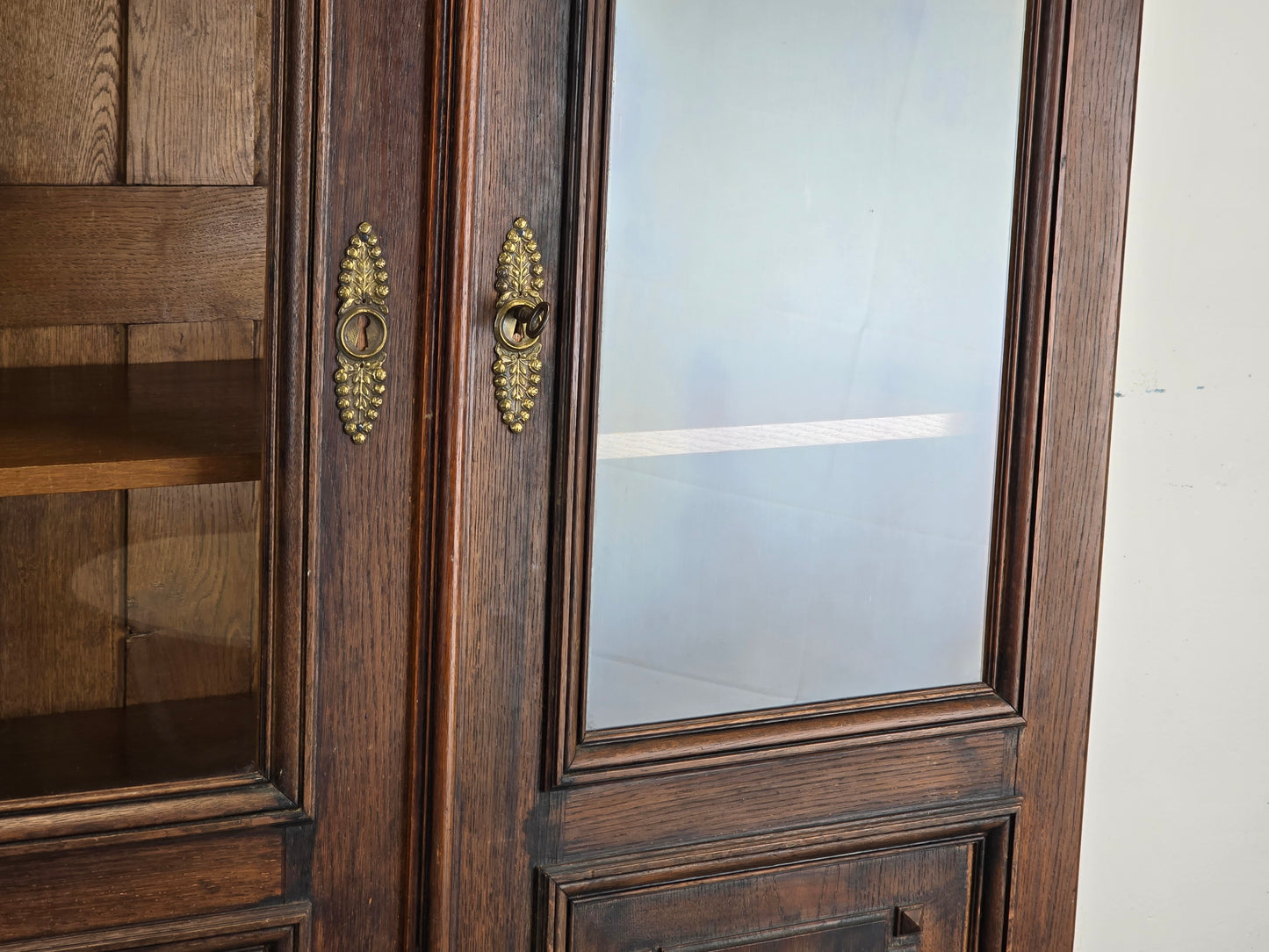 ANTIK VITRINENSCHRANK vitrine holz eiche bücher regal Bibliothek englisch herrenzimmer vintage