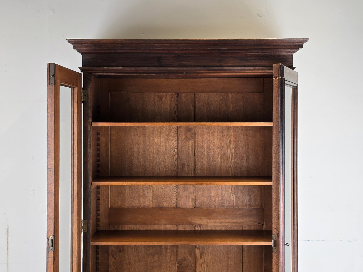 ANTIK VITRINENSCHRANK vitrine holz eiche bücher regal Bibliothek englisch herrenzimmer vintage