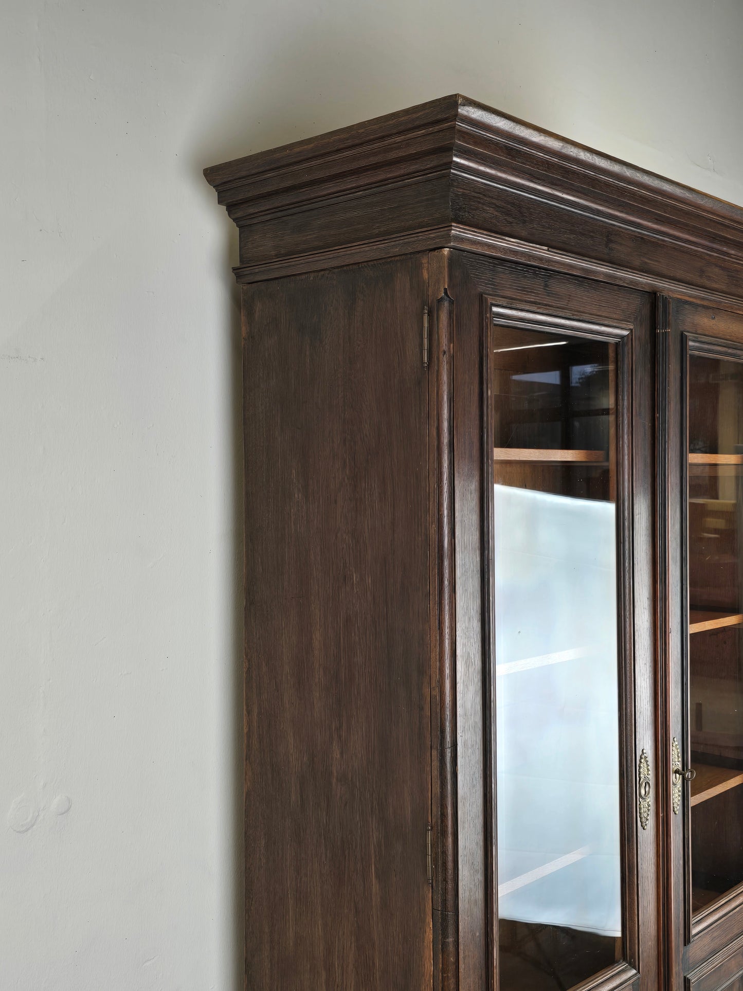 ANTIK VITRINENSCHRANK vitrine holz eiche bücher regal Bibliothek englisch herrenzimmer vintage